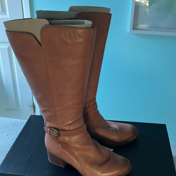 Naturalizer Demetria Maple Boots - Picture 2 of 5